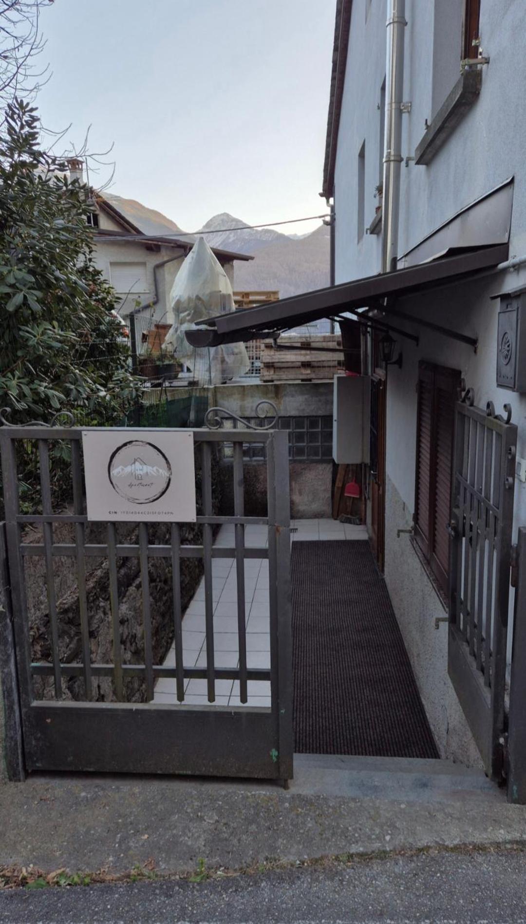 Typical Apartment In Valtellina Sondrio Exterior photo